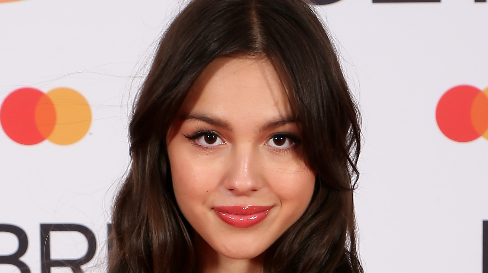 Why Olivia Rodrigo s Photo With Taylor Swift Is Rocking The Internet