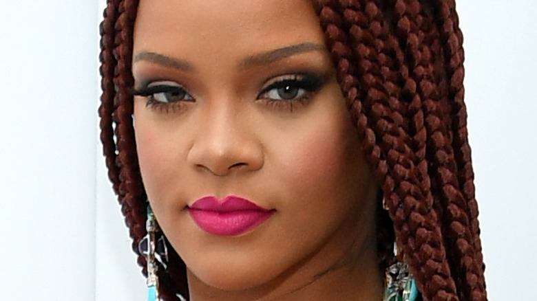 Rihanna wearing box braids