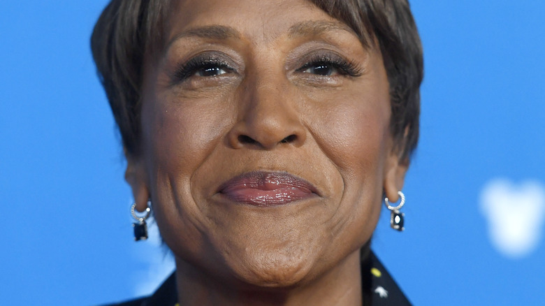 Robin Roberts smiling with lips pursed