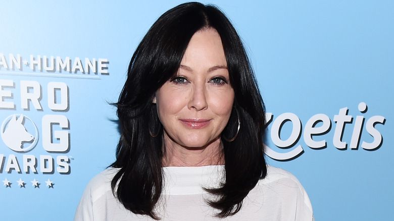 Shannen Doherty long black hair
