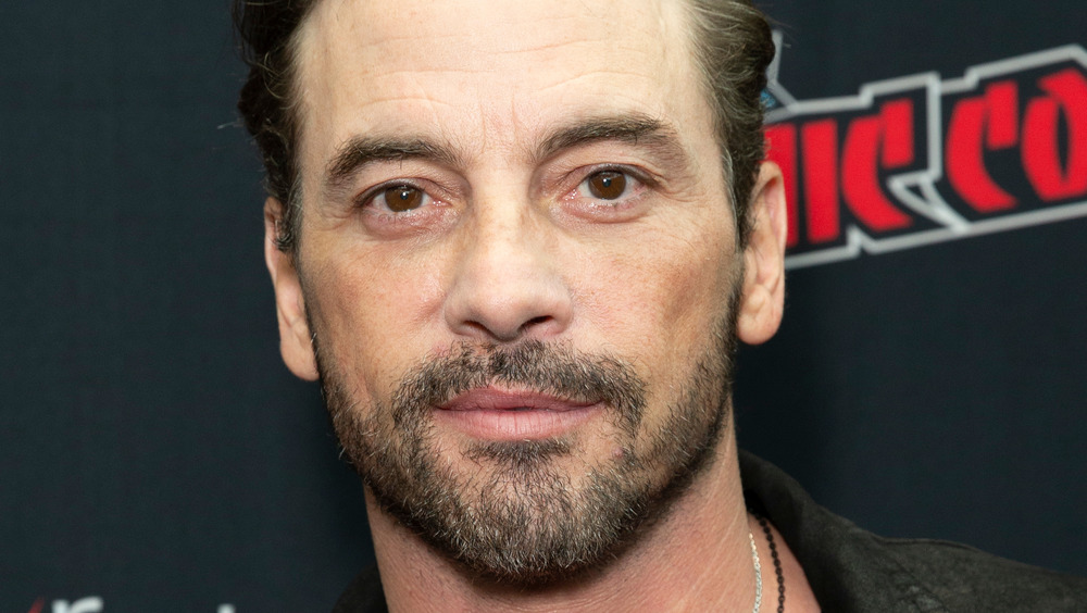 Skeet Ulrich, 2019 red carpet, facial hair, short hair, not smiling 