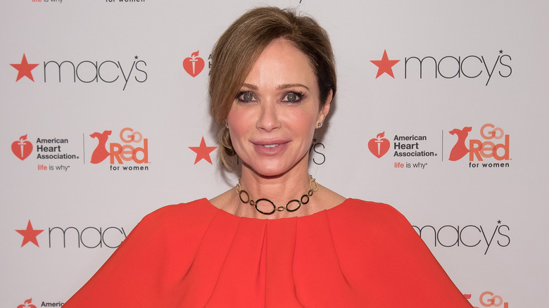 Lauren Holly smiling