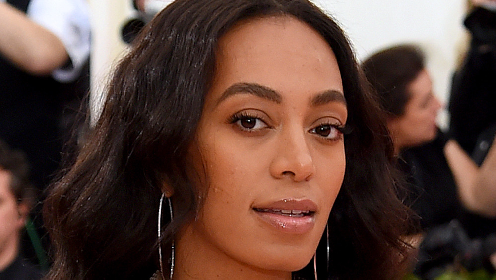 Solange Knowles posing for camera