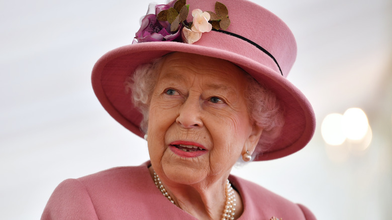 Queen Elizabeth pink hat