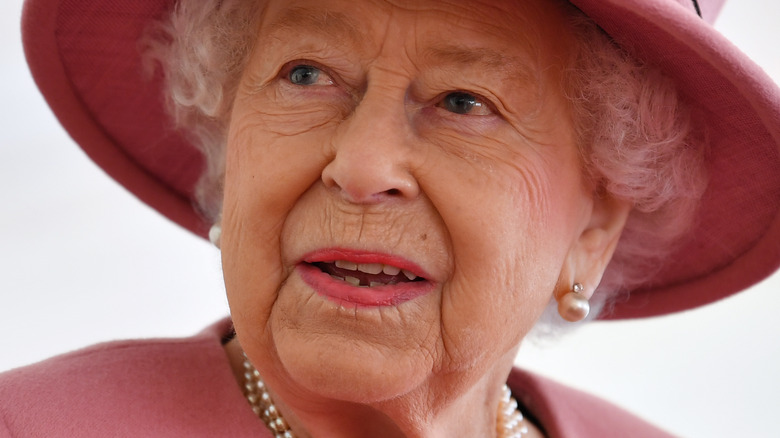 Queen Elizabeth pink hat