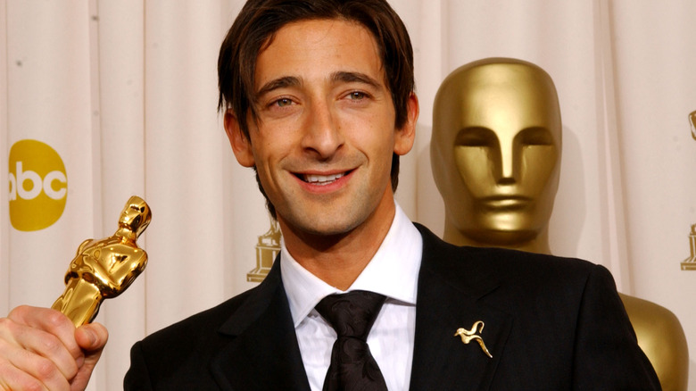 Adrian Brody holding Oscar