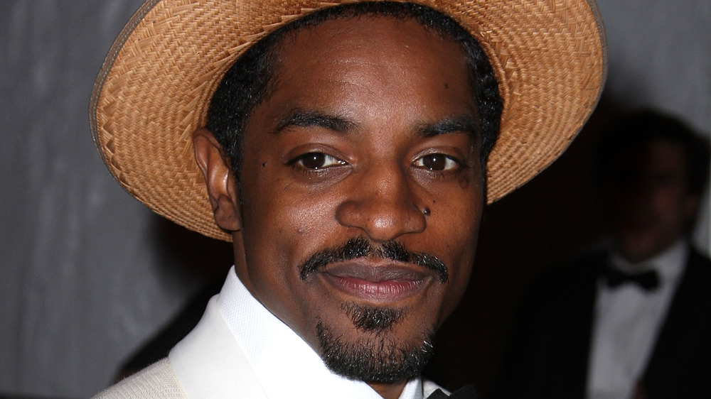 Andre 3000 wearing hat