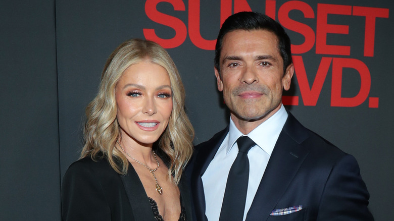 Kelly Ripa and Mark Consuelos on the red carpet