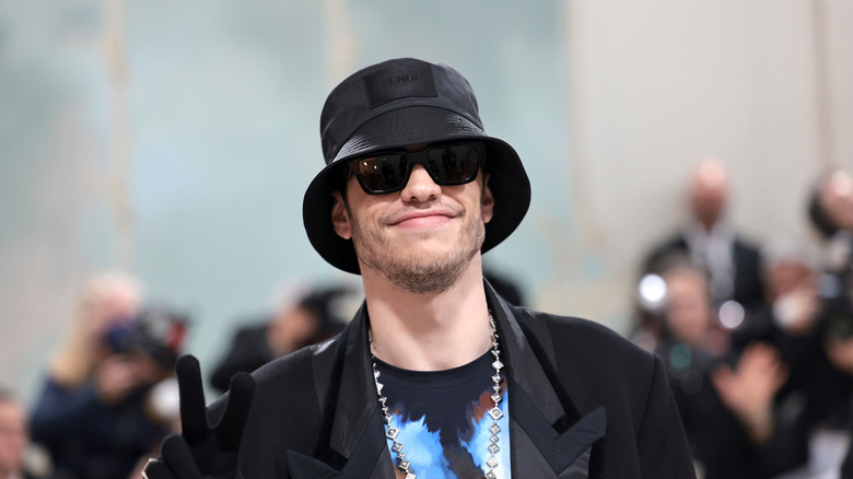 Pete Davidson posing