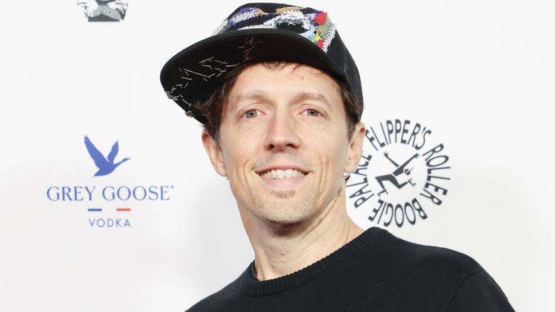 Jason Mraz wearing hat, smiling