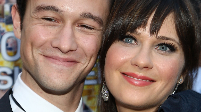 Joseph Gordon-Levitt and Zooey Deschanel pose