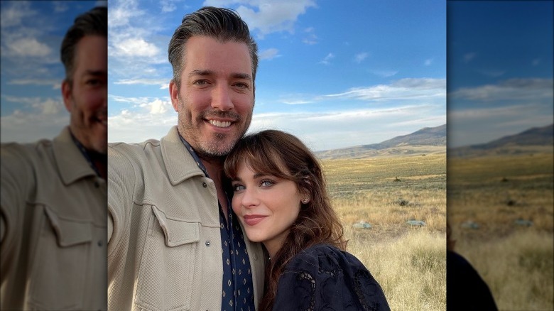 Zooey Deschanel and Jonathan Scott pose for a selfie