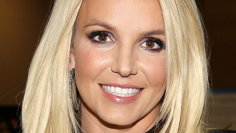 Britney Spears brown eyes