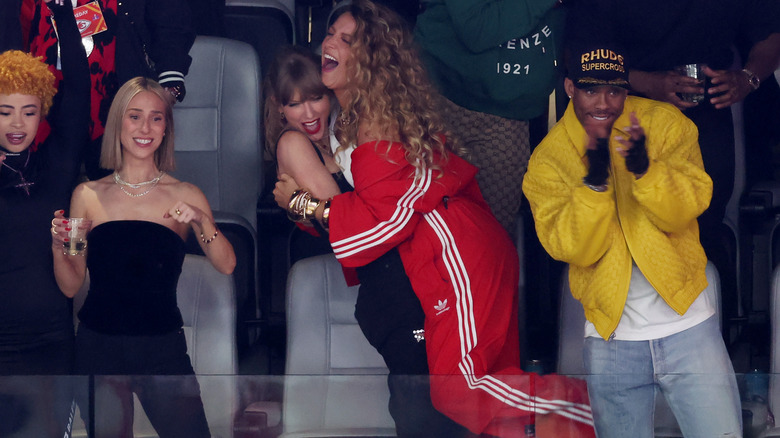 Blake Lively tracksuit white T-shirt