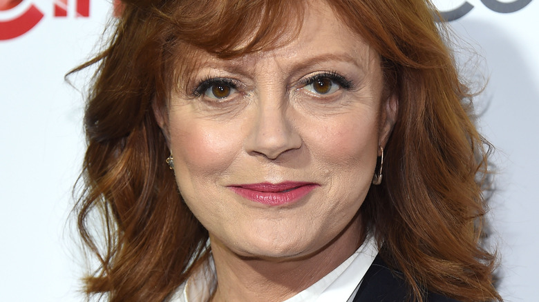 Susan Sarandon with slight smile on red carpet