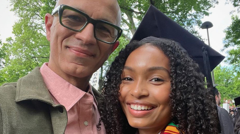 Yara Shahidi and her father, Afshin, pose for a selfie at her gradation ceremony
