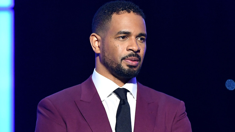 Damon Wayans in a purple suit at the NAACP Awards