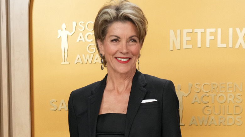Wendy Malick poses at the Screen Actor's Guild Awards.