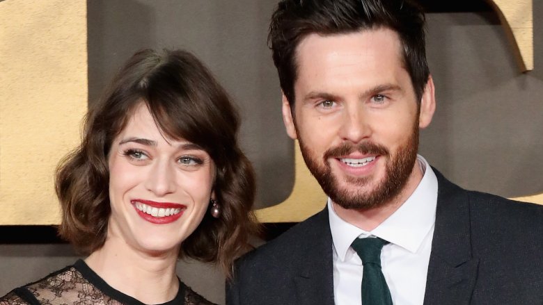 Mean Girls Star Lizzy Caplan Marries Tom Riley 